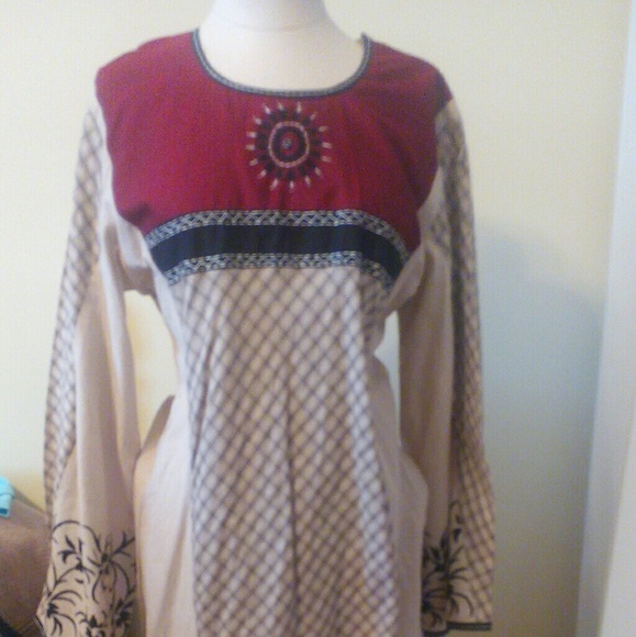 Authentic Kuwaiti Garment - Picture 1 of 4